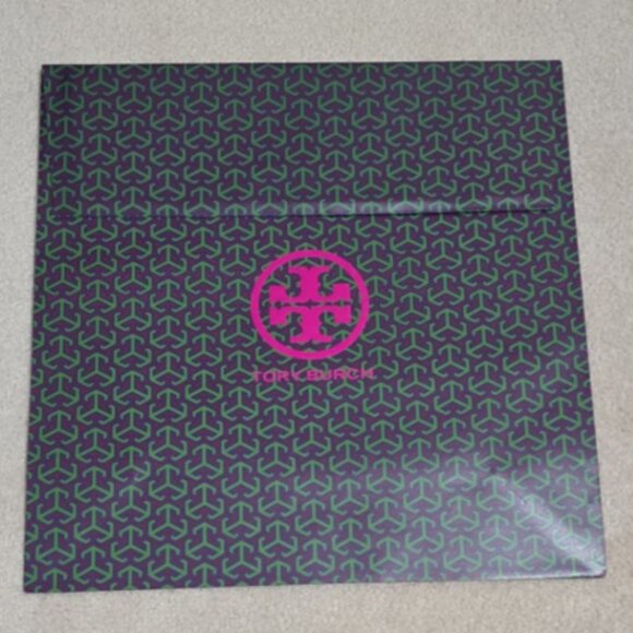 ✨ Tory Burch Logo Clothing Gift Envelope – NEW – Luxury Packaging (16 x 6× 6)  ✨ - Picture 2 of 3